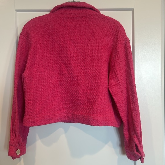 Beautiful like new Zara cropped vibrant pink jacket size Large. - Picture 2 of 4